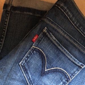 Levi’s 524 Cropped Jeans size 9